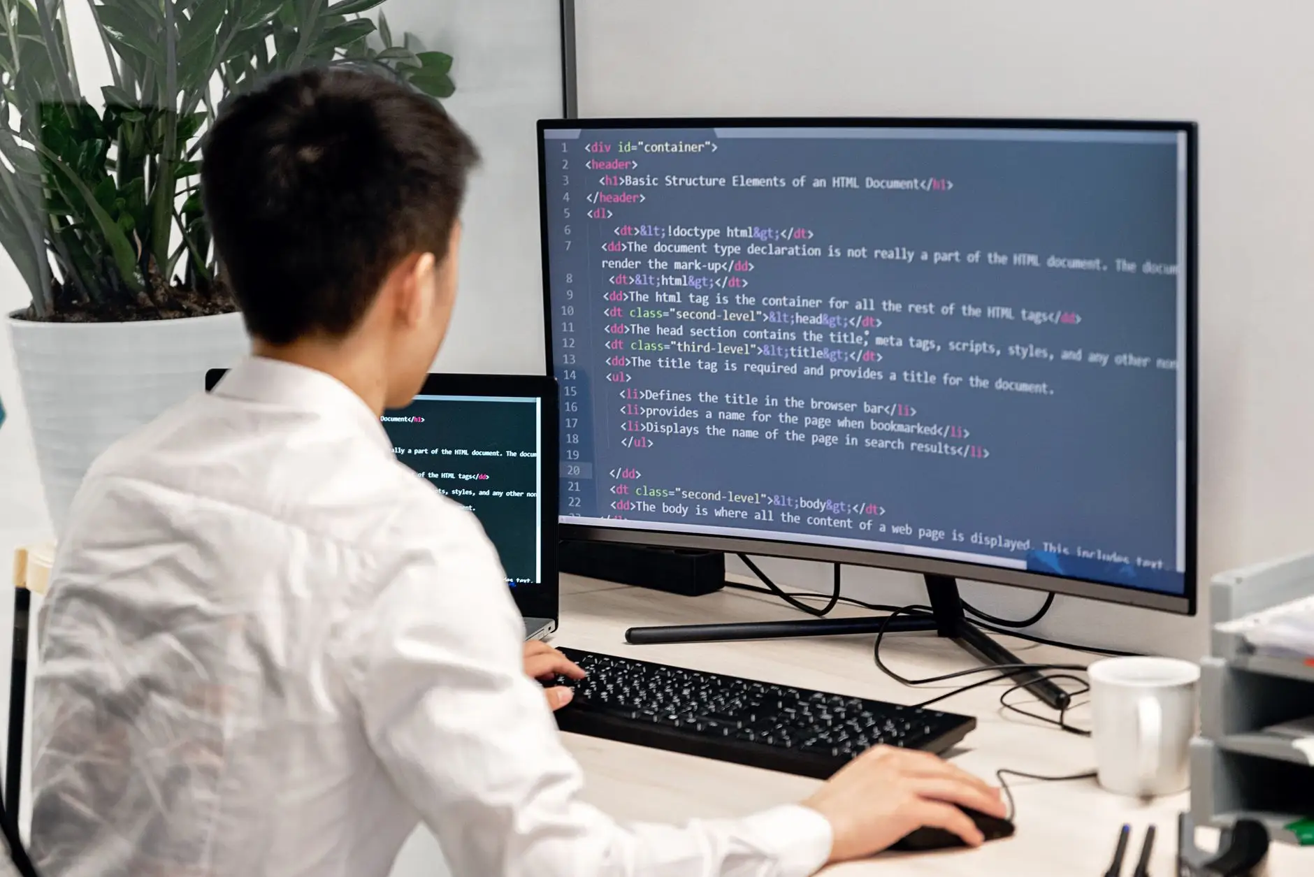 东阳木雕文房摆件常见材质对比与选购指南