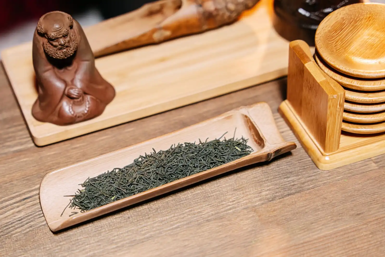 黄杨木雕佛像开脸工艺的细节处理与审美要点