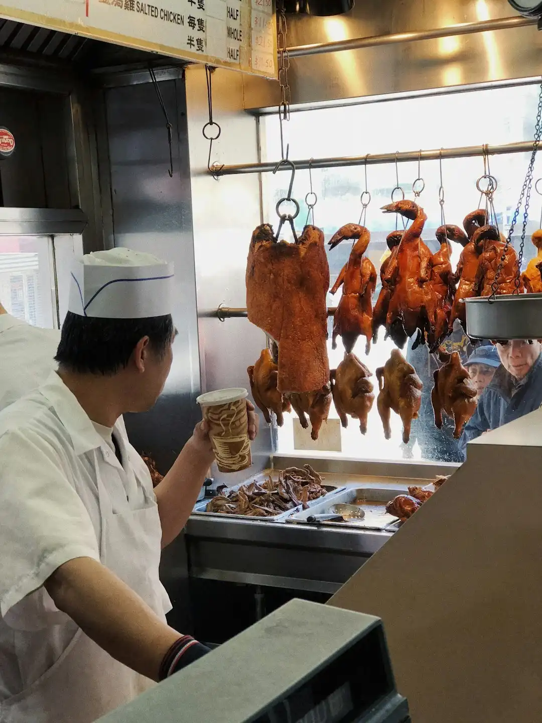 东阳黄杨木雕佛像开脸工艺的细节处理与审美标准解析